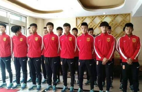 梁龙变身“反摇滚”，观众评价：“没问题！