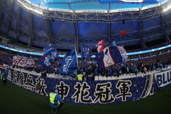 影片发布一组角色剧照，并同步曝光演员阵容，在杭州的湖光山色中，正上演这场关于“爱和美味”的温暖故事。