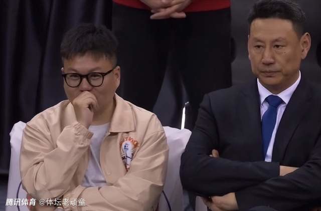 导演张艺谋在《金陵十三钗》拍摄现场导演是什么样的工作？
